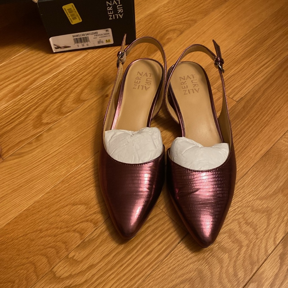 Naturalizer Purple Slingback Heels with Glossy Finish Genuine leather